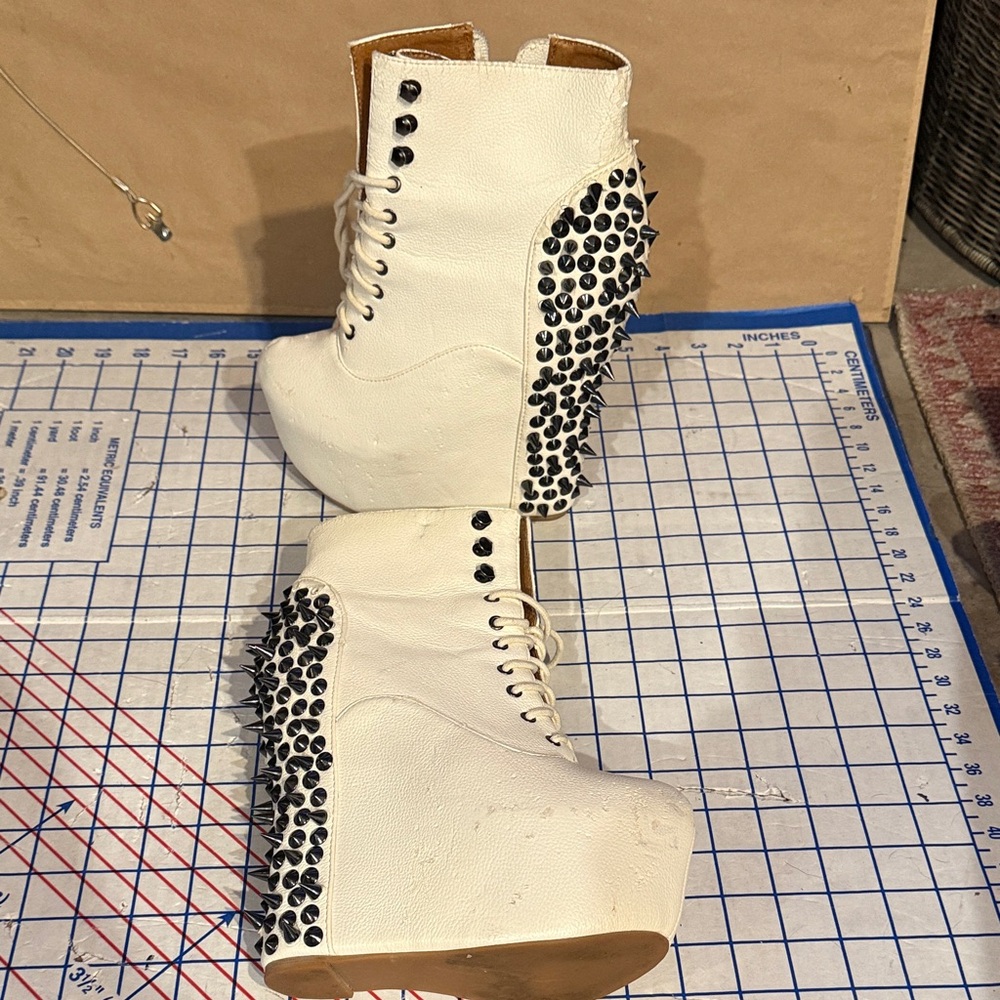 Jeffrey Campbell rare White DAMSEL Studded Platform wedge Boot bootie 8